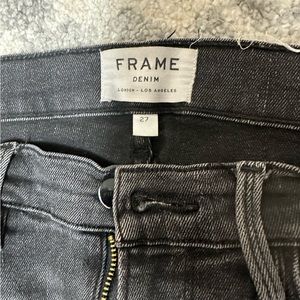 Washed dark gray/black Frame denim. Le Skinny de Jeane Crop.